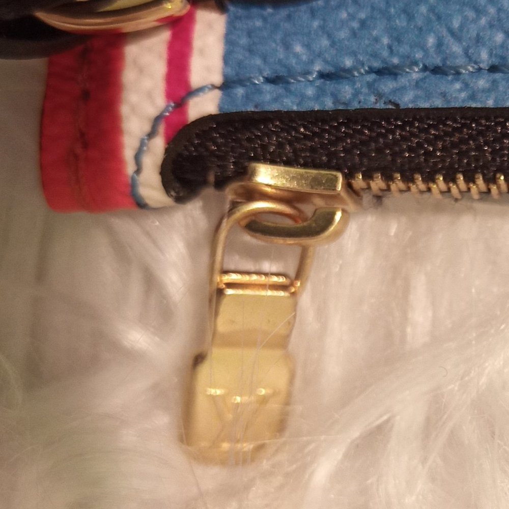 Like New! Ltd ED LV G@me On! Neverfull MM Pochette in Blue (w/ Dust Bag & Box) - Picture 2 of 6